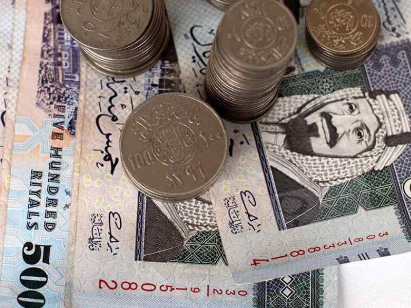 Có 15 mệnh giá được ban hành trên tiền xu và tiền giấy Ả Rập 